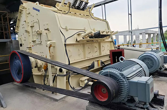 山美反擊式破碎機(jī)助力湖南省邵陽縣蓮花山建筑石料用灰?guī)r礦項目順利投產(chǎn)