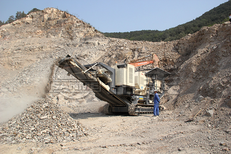 一臺(tái)移動(dòng)履帶式破碎機(jī)多少錢？