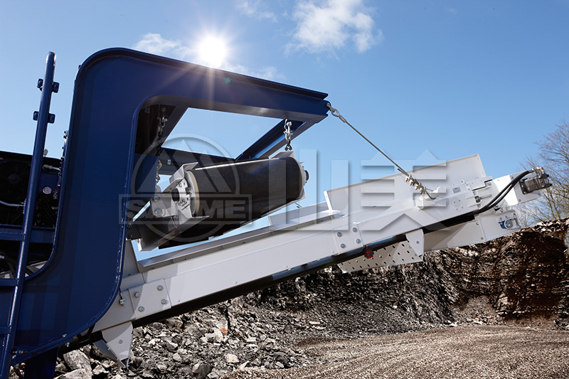 一臺(tái)移動(dòng)履帶式破碎機(jī)多少錢？