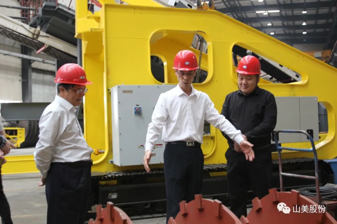 聚焦 | 熱烈歡迎中國砂石協(xié)會(huì)胡會(huì)長(zhǎng)一行蒞臨上海山美股份鄭州基地指導(dǎo)交流！