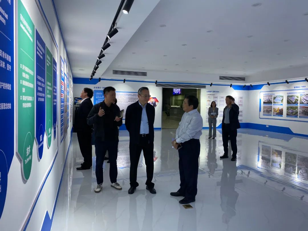 奉賢區(qū)人大常委會黨組書記、主任張培榮一行蒞臨上海山美股份開展“優(yōu)環(huán)境、穩(wěn)經(jīng)濟”大走訪大調(diào)研