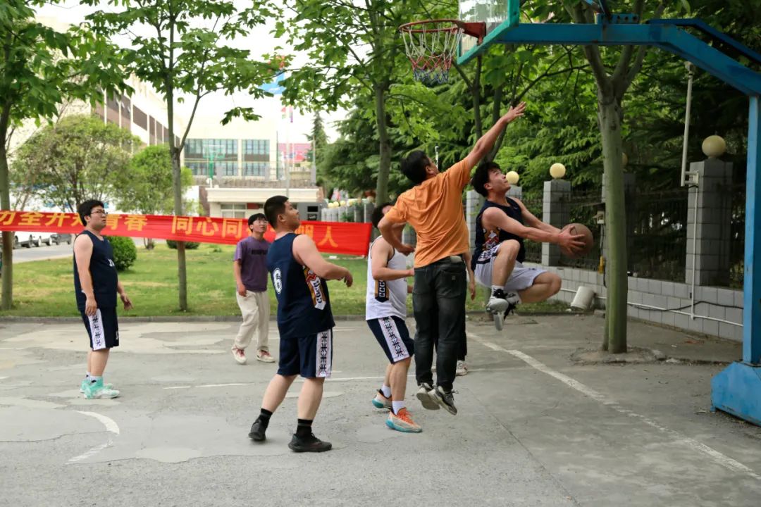 上海山美股份2025春季運(yùn)動(dòng)會(huì)火熱啟幕！拔河、籃球預(yù)賽燃情開(kāi)戰(zhàn)