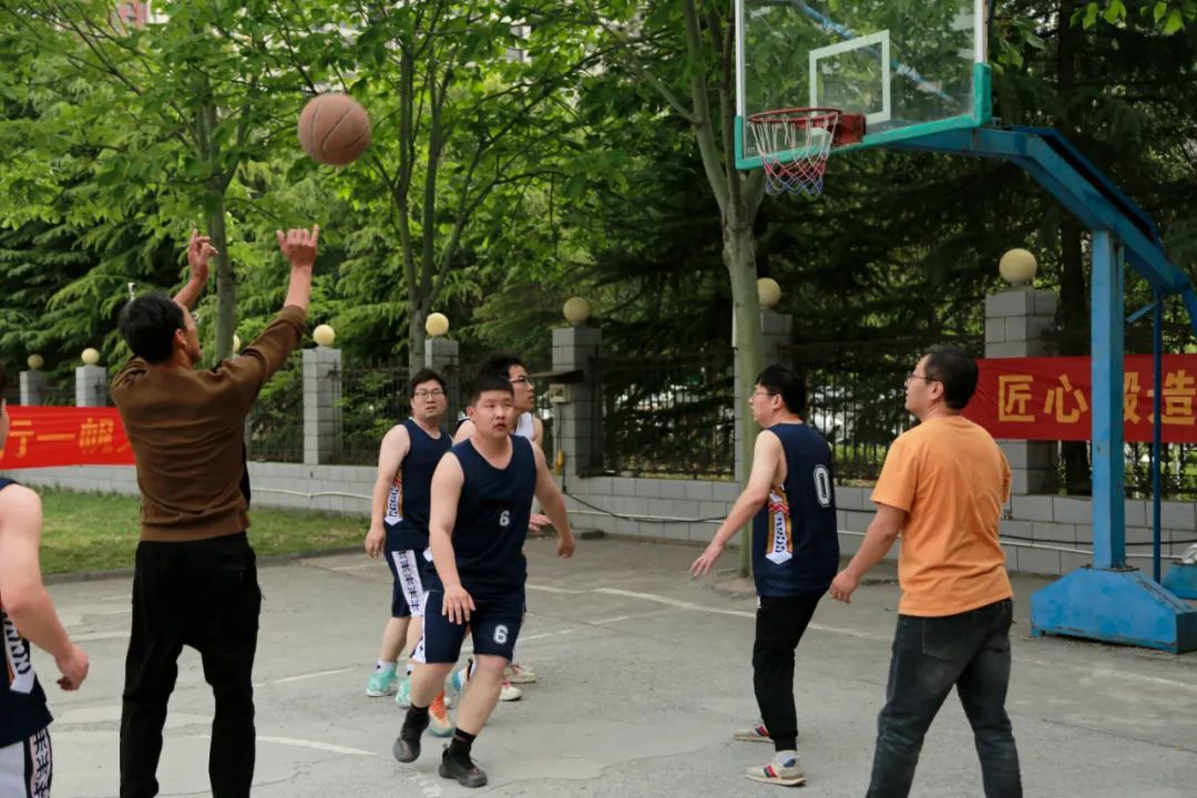 上海山美股份2025春季運(yùn)動(dòng)會(huì)火熱啟幕！拔河、籃球預(yù)賽燃情開(kāi)戰(zhàn)