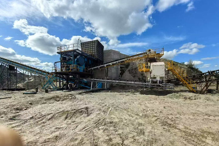 哈薩克斯坦500tph花崗巖破碎生產(chǎn)線(xiàn)